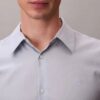 Geometrisches Jacquard-Hemd mit schmaler Passform und Button-Down-Kragen Geometrisches Jacquard-Hemd mit schmaler Passform und Button-Down-Kragen