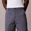 Gerade geschnittene Shorts aus Cotton Stretch Gerade geschnittene Shorts aus Cotton Stretch