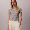 Gerafftes, schmal geschnittenes T-Shirt Gerafftes, schmal geschnittenes T-Shirt