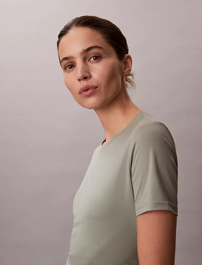 Gerafftes, schmal geschnittenes T-Shirt Gerafftes, schmal geschnittenes T-Shirt