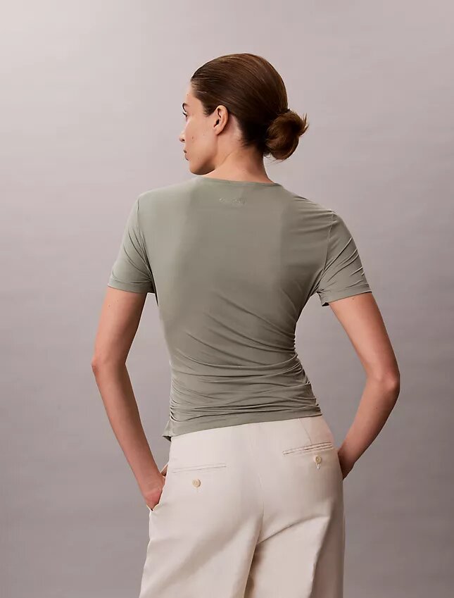 Gerafftes, schmal geschnittenes T-Shirt Gerafftes, schmal geschnittenes T-Shirt