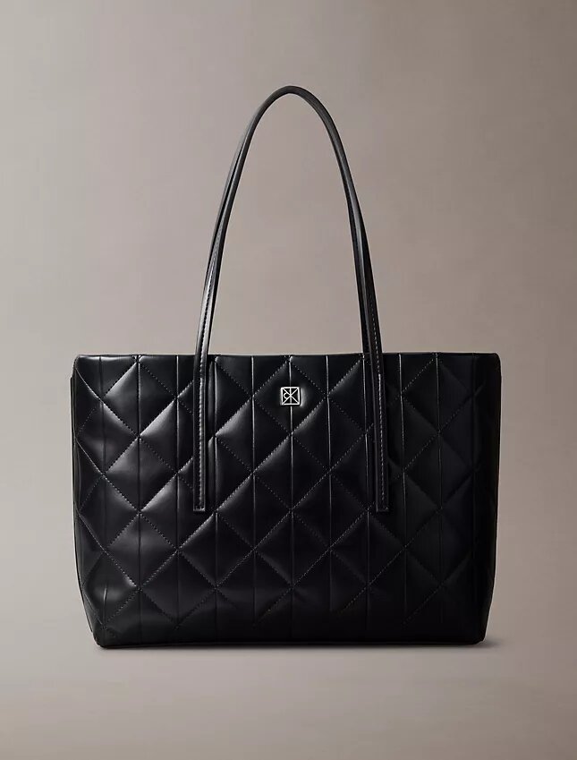 Gesteppte kleine Tasche mit Emblem-Logo Gesteppte kleine Tasche mit Emblem-Logo