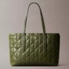 Gesteppte kleine Tasche mit Emblem-Logo Gesteppte kleine Tasche mit Emblem-Logo