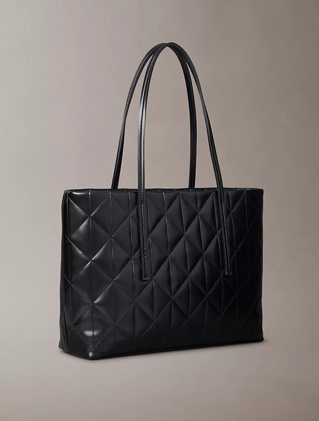 Gesteppte kleine Tasche mit Emblem-Logo Gesteppte kleine Tasche mit Emblem-Logo