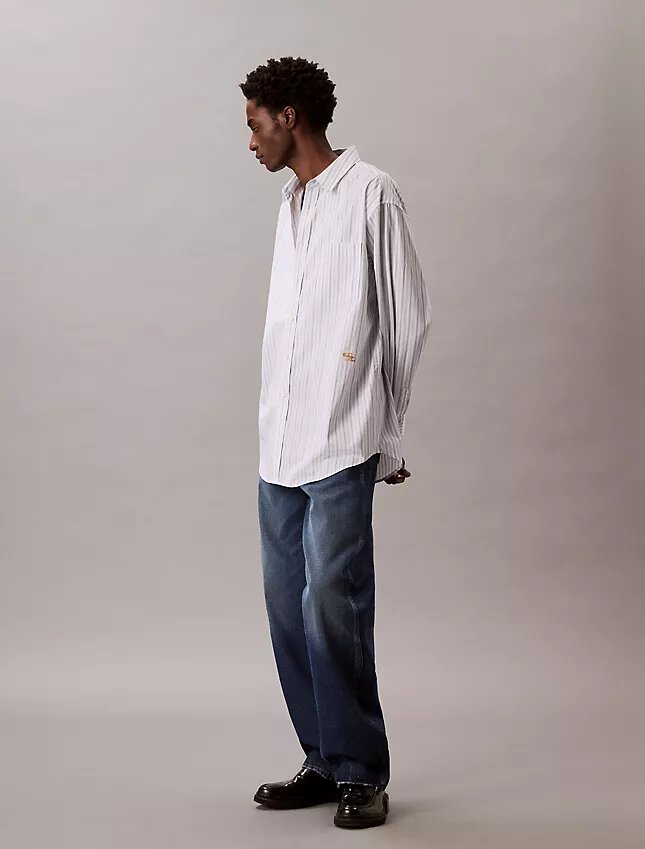 Gestreiftes Baumwoll-Popeline-Hemd mit Knopfleiste Gestreiftes Baumwoll-Popeline-Hemd mit Knopfleiste