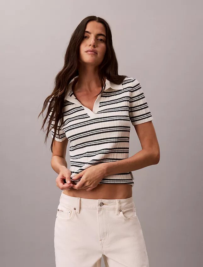 Gestreiftes, geripptes, schmal geschnittenes Poloshirt Gestreiftes, geripptes, schmal geschnittenes Poloshirt