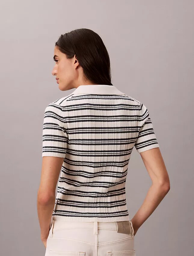 Gestreiftes, geripptes, schmal geschnittenes Poloshirt Gestreiftes, geripptes, schmal geschnittenes Poloshirt