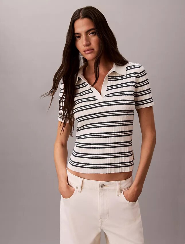 Gestreiftes, geripptes, schmal geschnittenes Poloshirt Gestreiftes, geripptes, schmal geschnittenes Poloshirt