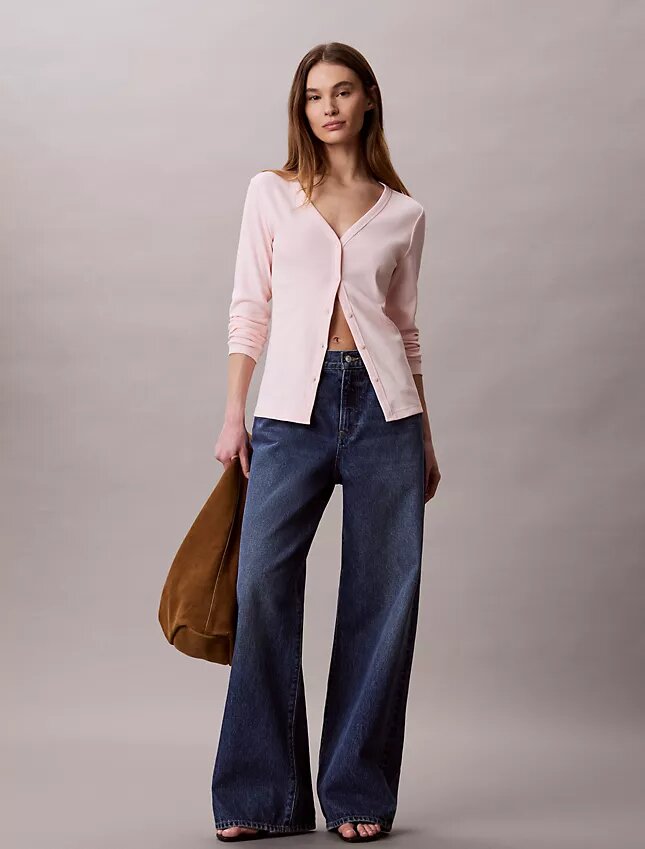Gewebter, feingerippter, schmaler Cardigan von Monologo Gewebter, feingerippter, schmaler Cardigan von Monologo
