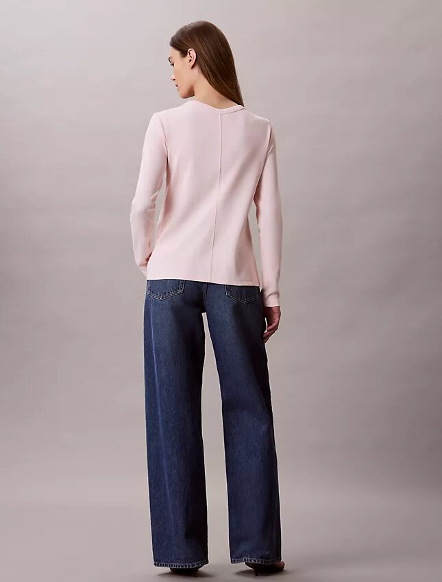 Gewebter, feingerippter, schmaler Cardigan von Monologo Gewebter, feingerippter, schmaler Cardigan von Monologo