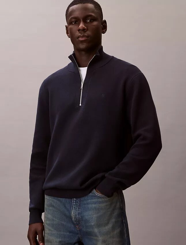 Glatter Baumwollpullover mit Viertelreißverschluss Glatter Baumwollpullover mit Viertelreißverschluss