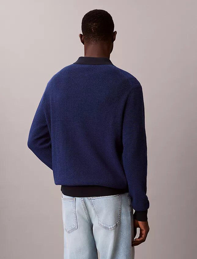 Glatter Polo-Pullover aus Baumwolle mit Waffelmuster Glatter Polo-Pullover aus Baumwolle mit Waffelmuster