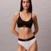 Grafik-Monogram-Stretch-Thong aus Microfiber Grafik-Monogram-Stretch-Thong aus Microfiber