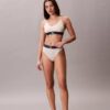 Grafik-Monogram-Stretch-Thong aus Microfiber Grafik-Monogram-Stretch-Thong aus Microfiber