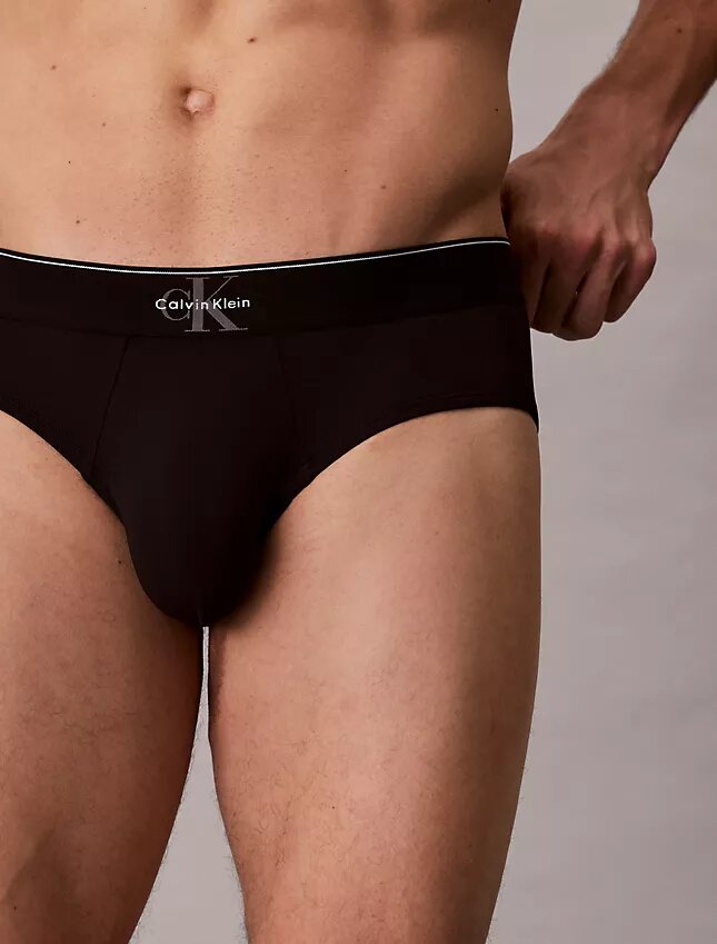 Grafischer Monogram-Stretch-Hüftslip aus Microfiber Grafischer Monogram-Stretch-Hüftslip aus Microfiber