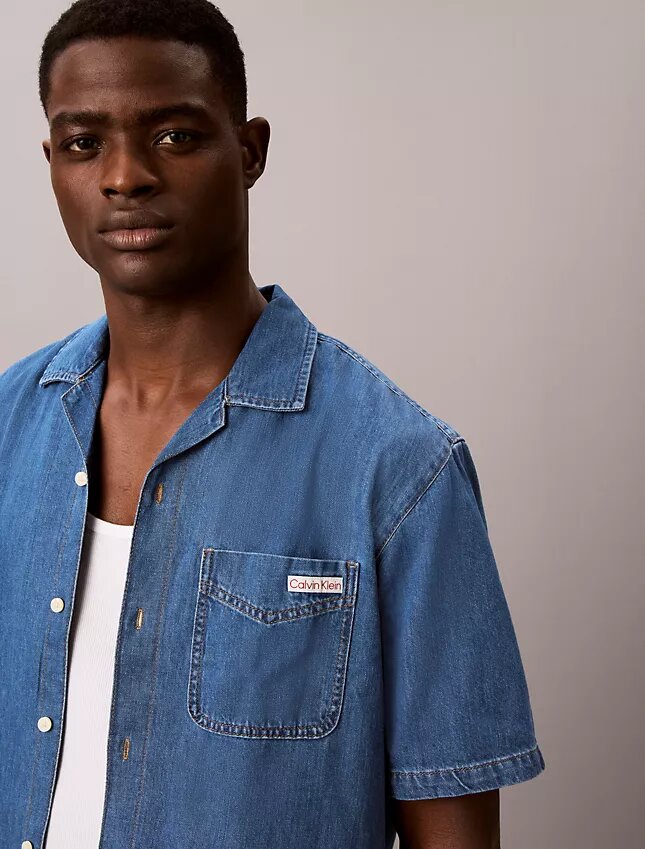 Hemd aus Denim-Leinen-Mischung mit Knöpfen Hemd aus Denim-Leinen-Mischung mit Knöpfen