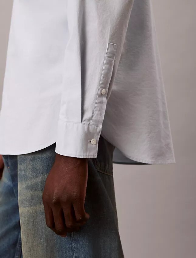 Hemd mit Logo-Grafik aus gewaschenem Oxford-Stoff mit Button-Down-Kragen Hemd mit Logo-Grafik aus gewaschenem Oxford-Stoff mit Button-Down-Kragen
