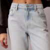 High-Waist-Jeans mit geradem Bein