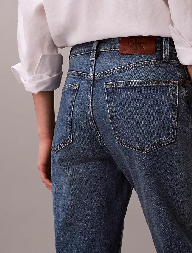 High-Waist-Jeans mit geradem Bein High-Waist-Jeans mit geradem Bein