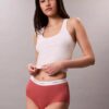 Hoch geschnittener Slip aus Cotton Stretch-Rippstoff Hoch geschnittener Slip aus Cotton Stretch-Rippstoff