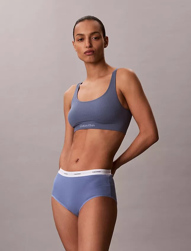 Hoch geschnittener Slip aus Cotton Stretch-Rippstoff Hoch geschnittener Slip aus Cotton Stretch-Rippstoff