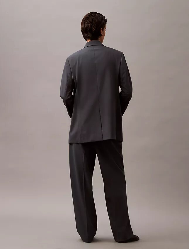 Hose aus plissiertem Wollgabardine-Mischgewebe Hose aus plissiertem Wollgabardine-Mischgewebe