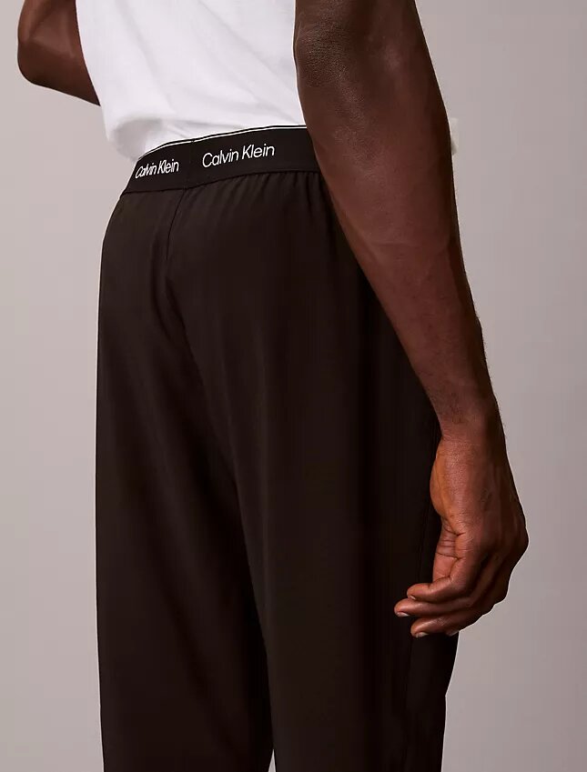 Hose mit gewebtem „Modern Sport“-Logo am Bund Hose mit gewebtem „Modern Sport“-Logo am Bund