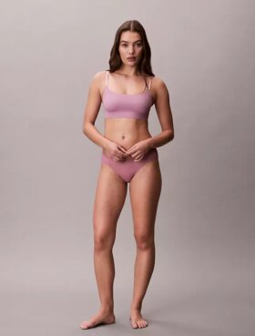 Invisibles Bügel-freies, leicht gefüttertes Bralette Invisibles Bügel-freies, leicht gefüttertes Bralette