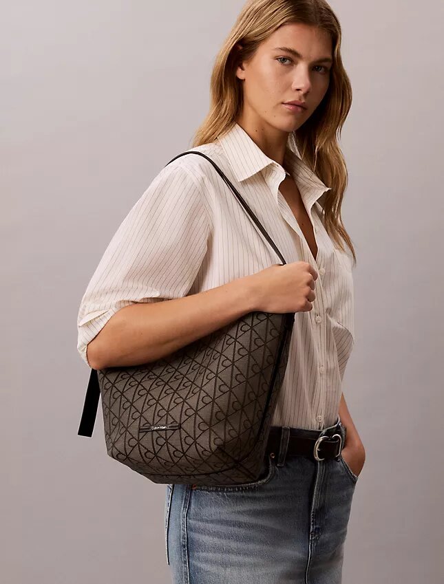 Jacquard-Beuteltasche mit Emblem-Logo und Innentasche Jacquard-Beuteltasche mit Emblem-Logo und Innentasche