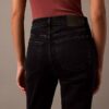 Jeans mit mittlerer Leibhöhe und ausgestelltem Schnitt Jeans mit mittlerer Leibhöhe und ausgestelltem Schnitt