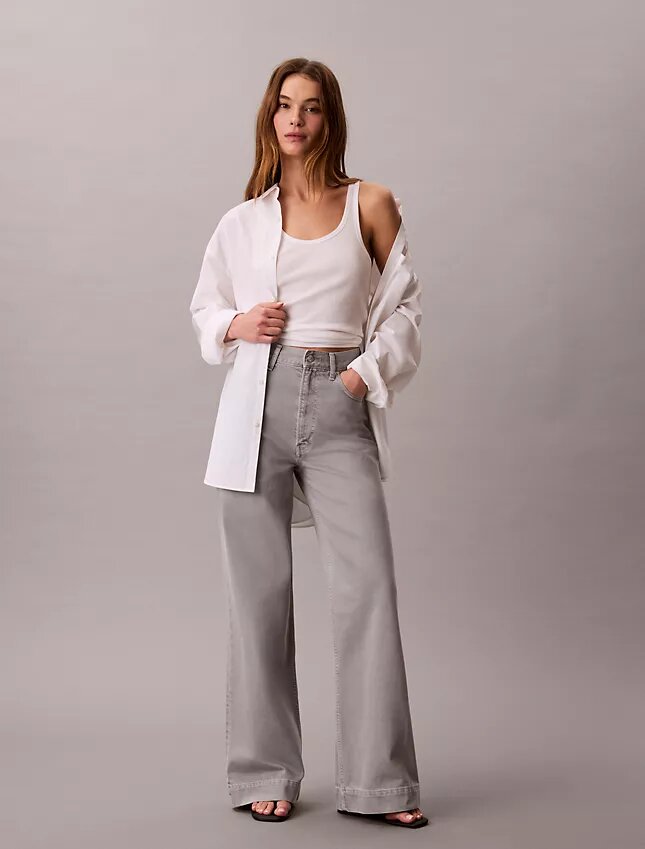Jeans mit superhohem Bund und weitem Bein Jeans mit superhohem Bund und weitem Bein