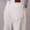 Jeans mit weitem Bein Jeans mit weitem Bein