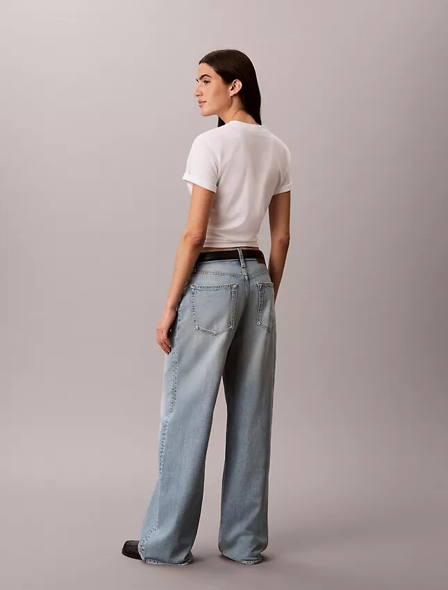 Jeans mit weitem Bein Jeans mit weitem Bein
