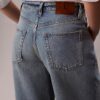 Jeans mit weitem Bein Jeans mit weitem Bein