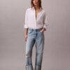 Jeans mit weitem Saum und lockerer Passform