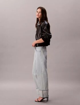 Jeans mit weitem Saum und lockerer Passform Jeans mit weitem Saum und lockerer Passform