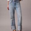 Jeans mit weitem Saum und lockerer Passform