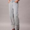 Jeans mit weitem Saum und lockerer Passform