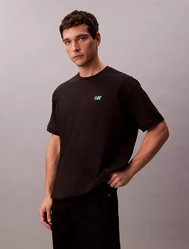 Kühlendes Piqué-T-Shirt mit Logo-Grafik in lockerer Passform Kühlendes Piqué-T-Shirt mit Logo-Grafik in lockerer Passform