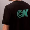 Kühlendes Piqué-T-Shirt mit Logo-Grafik in lockerer Passform Kühlendes Piqué-T-Shirt mit Logo-Grafik in lockerer Passform