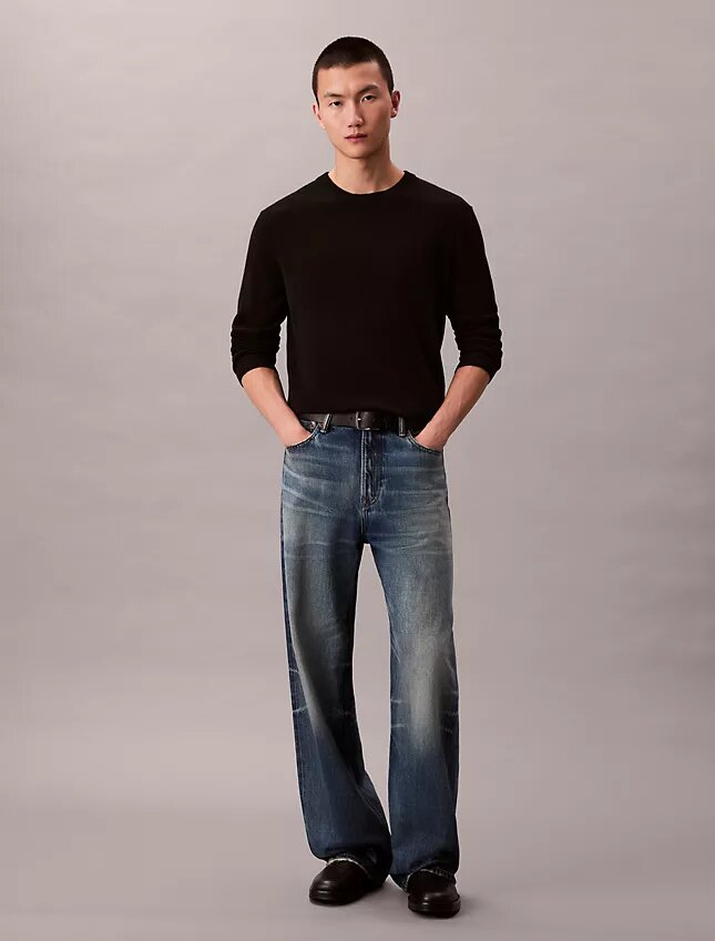 Klassischer Kaschmir-Pullover mit Rundhalsausschnitt Klassischer Kaschmir-Pullover mit Rundhalsausschnitt