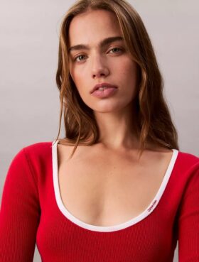 Klassischer Pullover aus Baumwollmischung mit U-Ausschnitt
