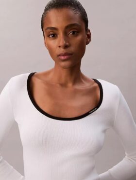 Klassischer Pullover mit Rundhalsausschnitt aus Baumwollmischung