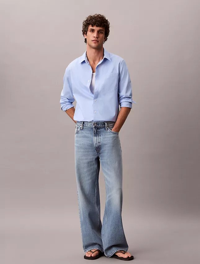 Klassisches Button-Down-Hemd aus gewaschenem Popeline Klassisches Button-Down-Hemd aus gewaschenem Popeline