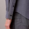 Klassisches Button-Down-Hemd aus gewaschenem Popeline Klassisches Button-Down-Hemd aus gewaschenem Popeline