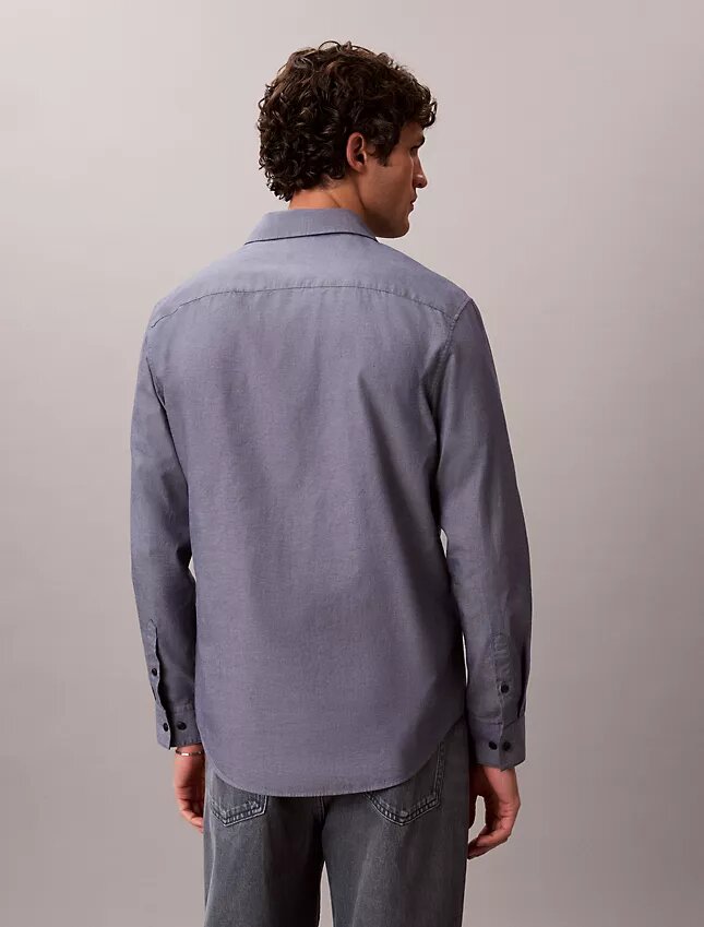 Klassisches Button-Down-Hemd aus gewaschenem Popeline Klassisches Button-Down-Hemd aus gewaschenem Popeline