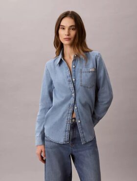 Klassisches Denim-Hemd mit Knopfleiste Klassisches Denim-Hemd mit Knopfleiste