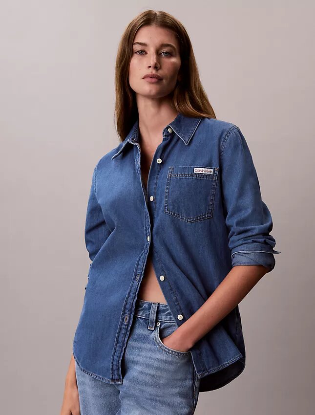 Klassisches Denim-Hemd mit Knopfleiste Klassisches Denim-Hemd mit Knopfleiste