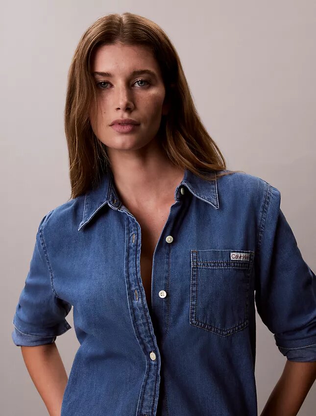 Klassisches Denim-Hemd mit Knopfleiste Klassisches Denim-Hemd mit Knopfleiste