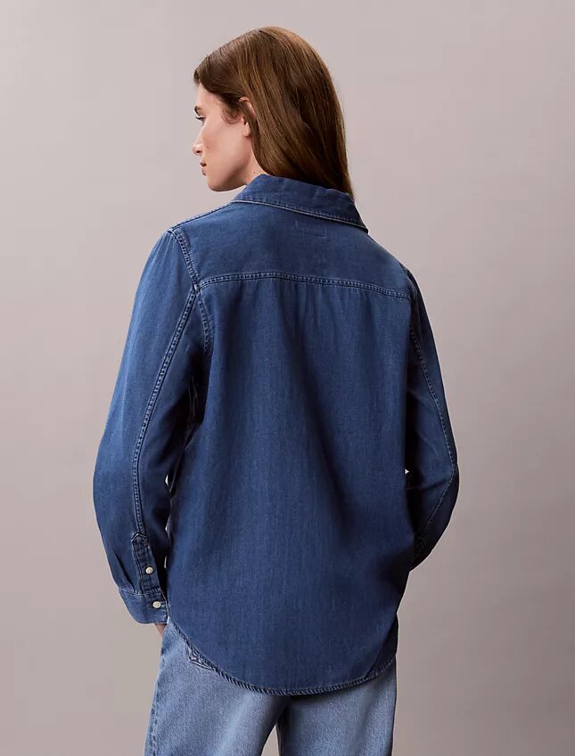 Klassisches Denim-Hemd mit Knopfleiste Klassisches Denim-Hemd mit Knopfleiste